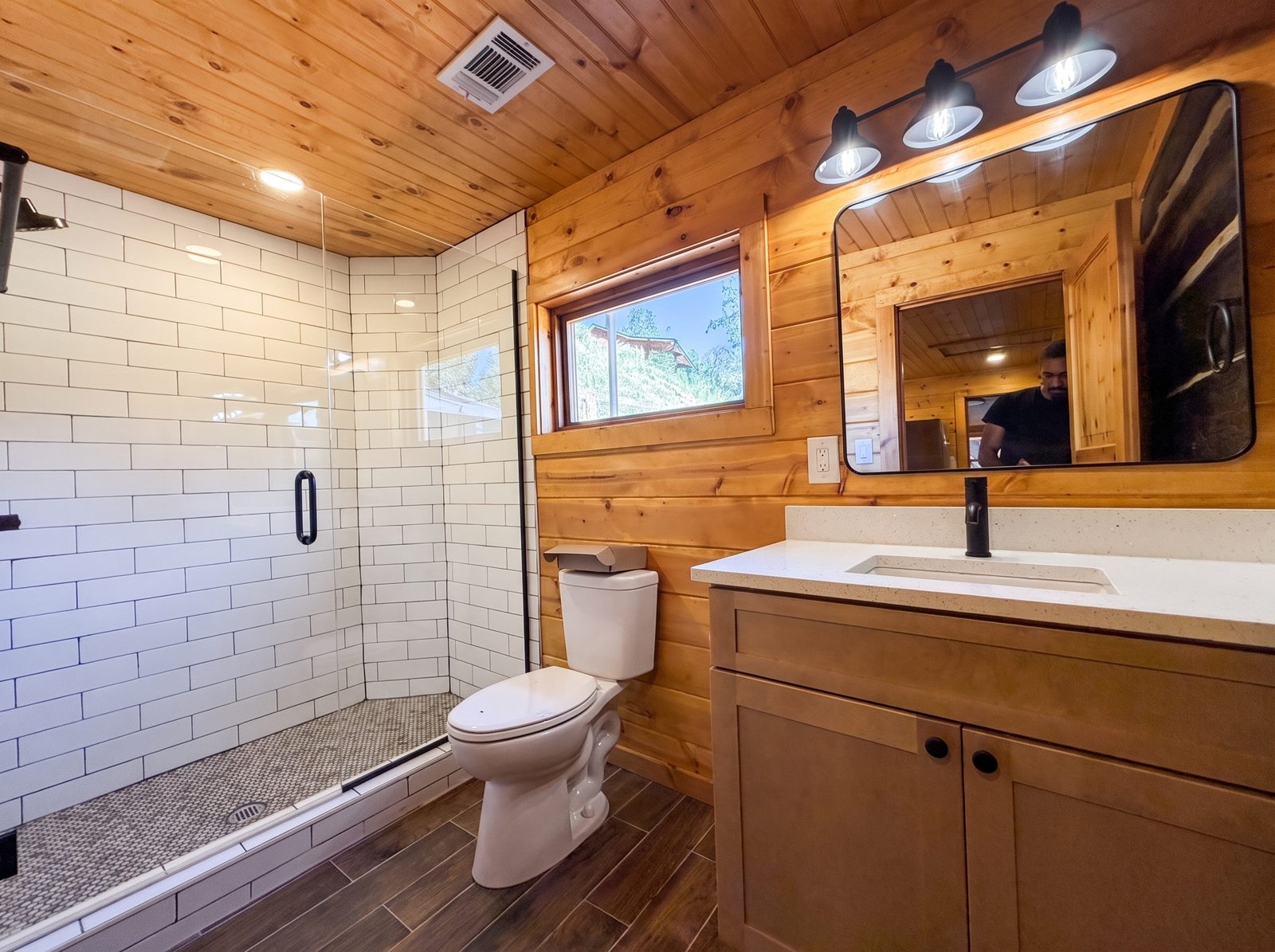 Curahee — Bathroom